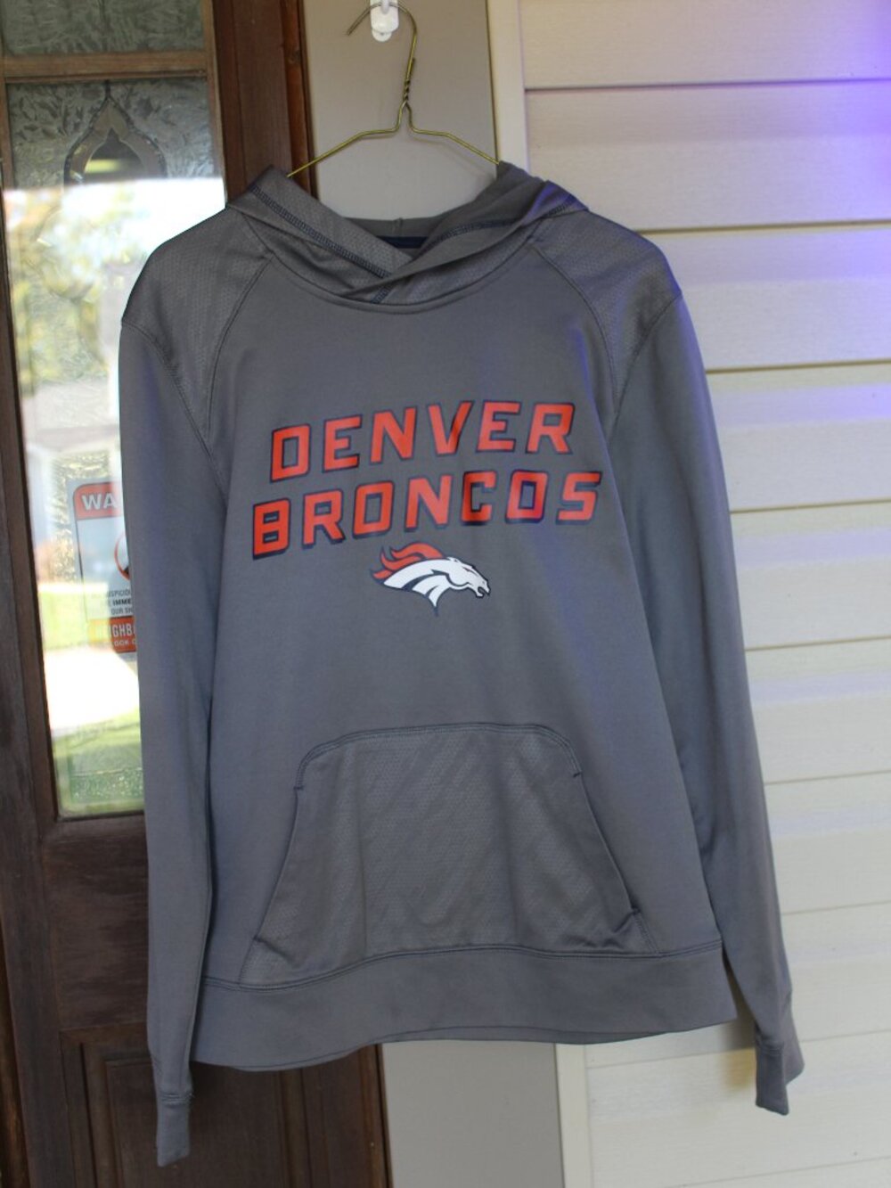 DENVER BRONCOS GRAY HOODIE NFL TEAM APPAREL SIZE SMALL